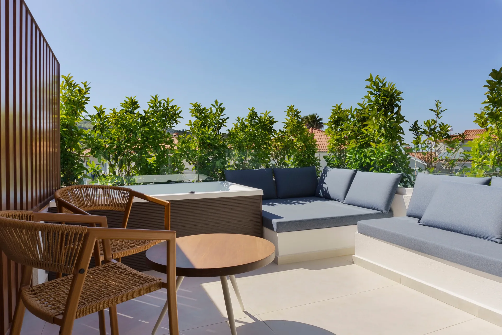 Tiara Holidays - Palm Boutique Suites - Sea View Penthouse with Jacuzzi - balcony